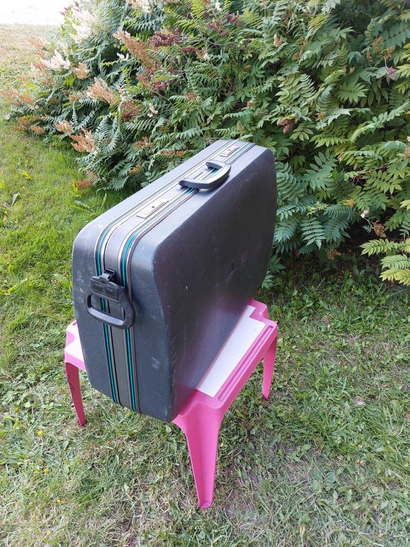 Saksalainen retro matkalaukku