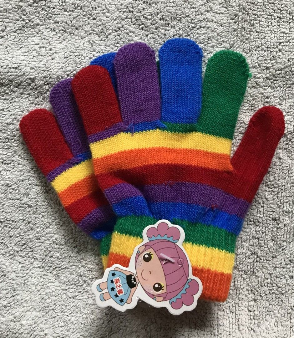 Uudet värikkäät hanskat sormikkaat