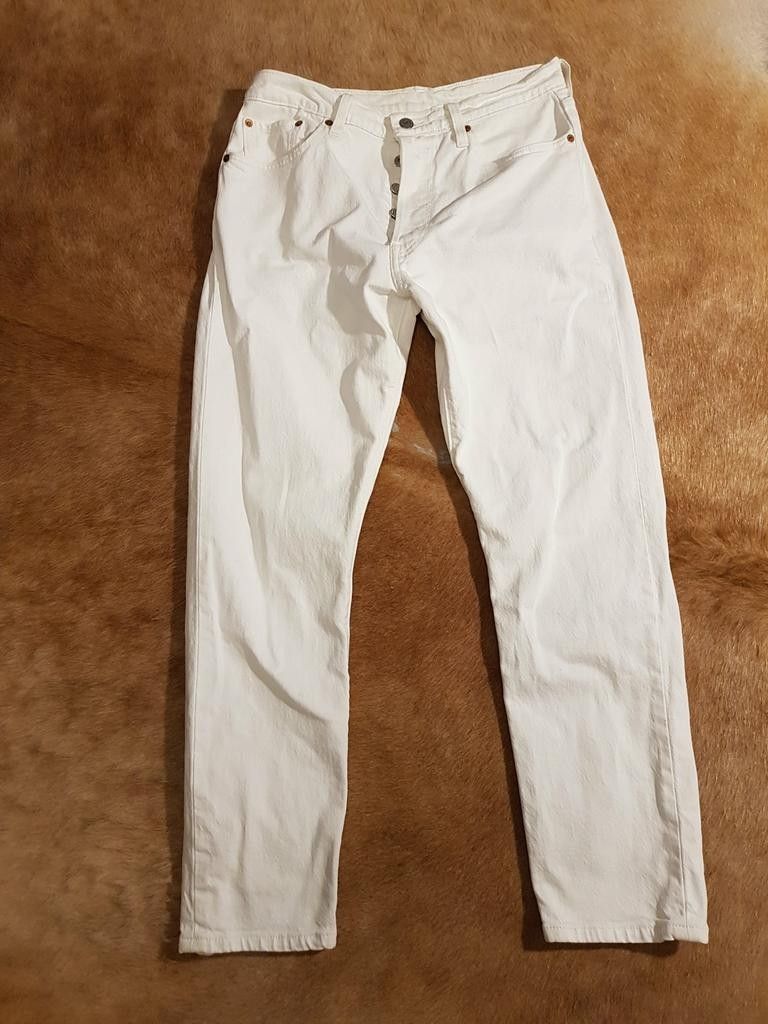 Levis 501 valkoiset napeilla W29/L28