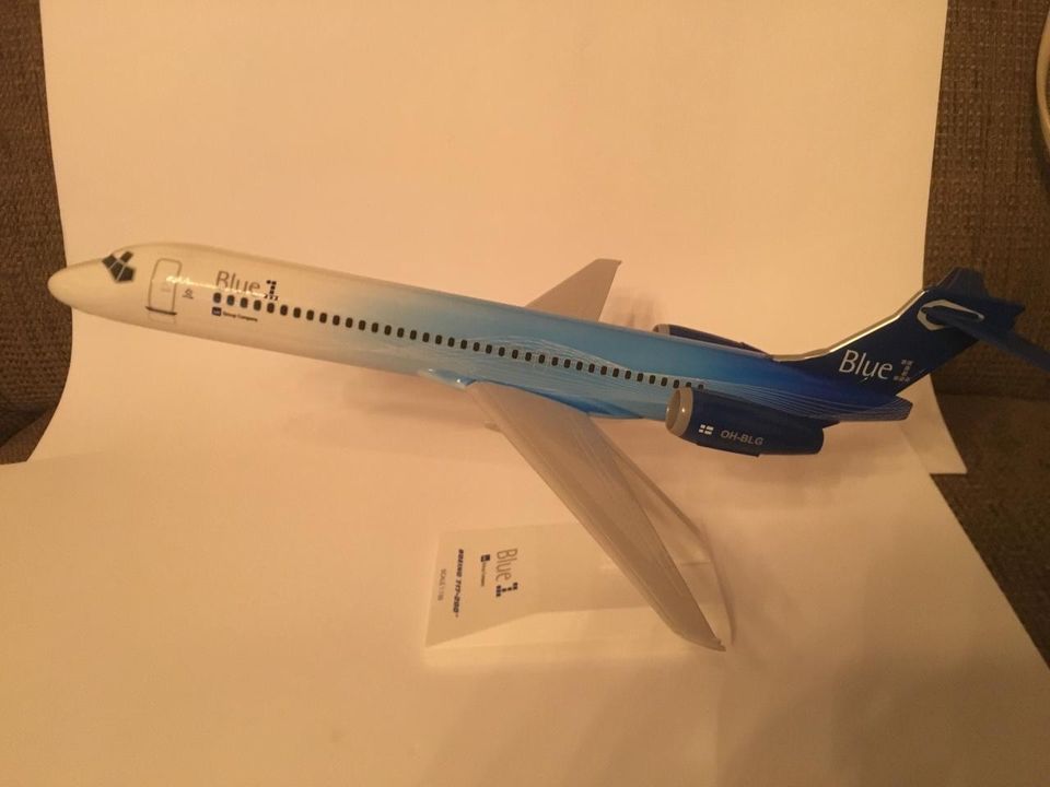 Boeing 717-200 pienoismalli
