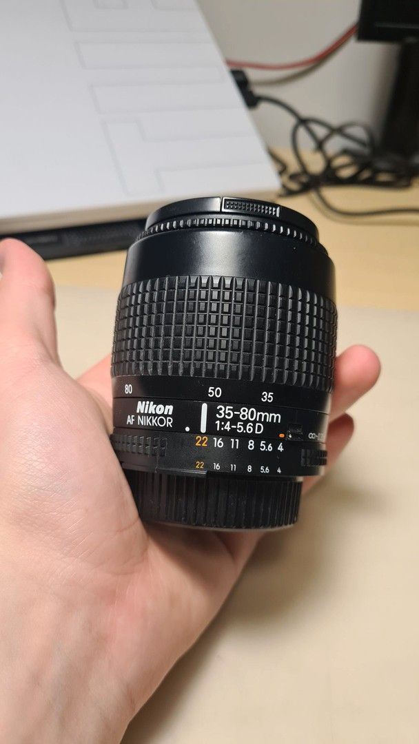 Nikon 35-85mm objektiivi
