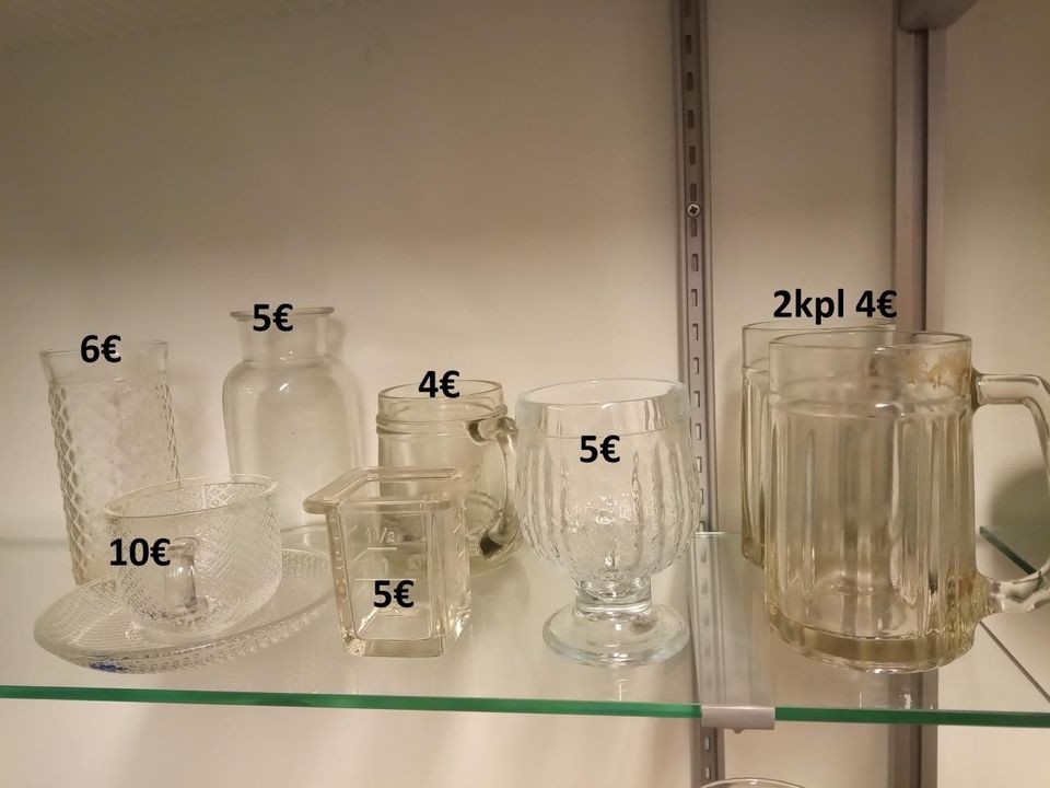 Keittiön lasitavaraa (hinnat kuvissa)