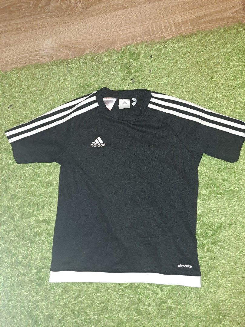 Adidas t-paita ,140cm