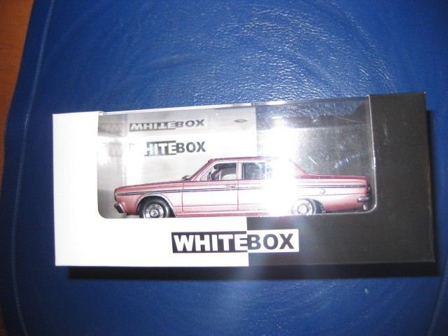 Dodge Dart -66 pienoismalli 1:43, WHITEBOX