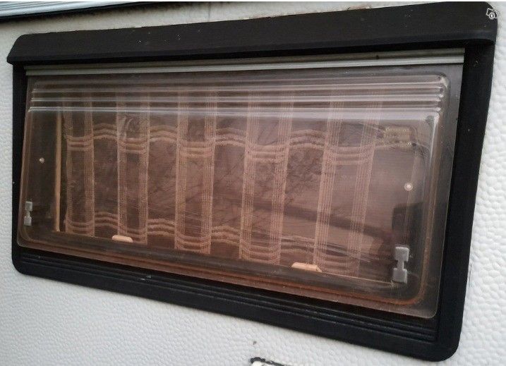 Asuntovaunu ikkuna 79x44,5 cm kasettiverho