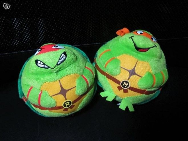 Pallopehmo Turtles D,L,M, ja R-pallo sekä t-paita