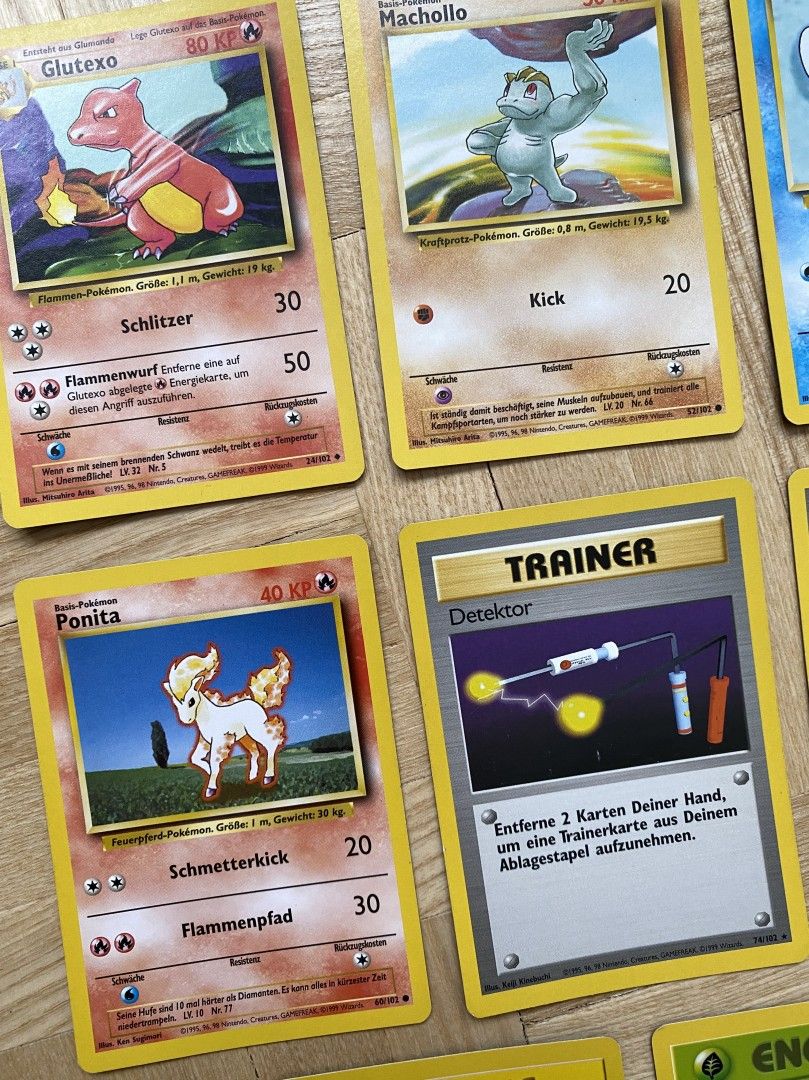 Pokemon-kortteja 102-sarjasta, saksaksi