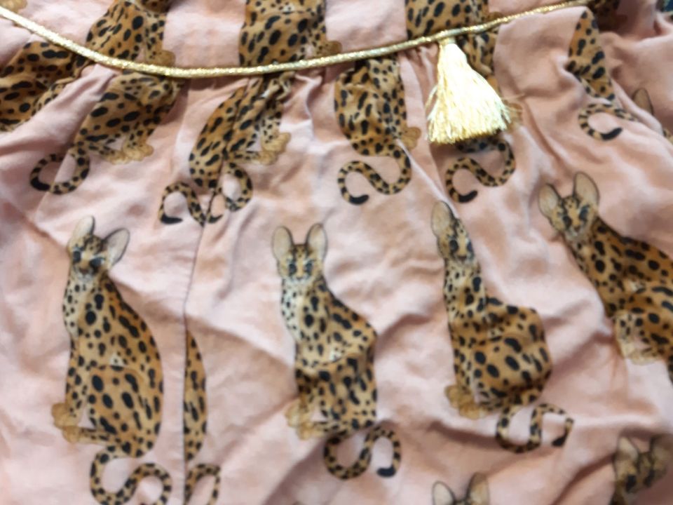 H&M shortsit leopardi 140 cm