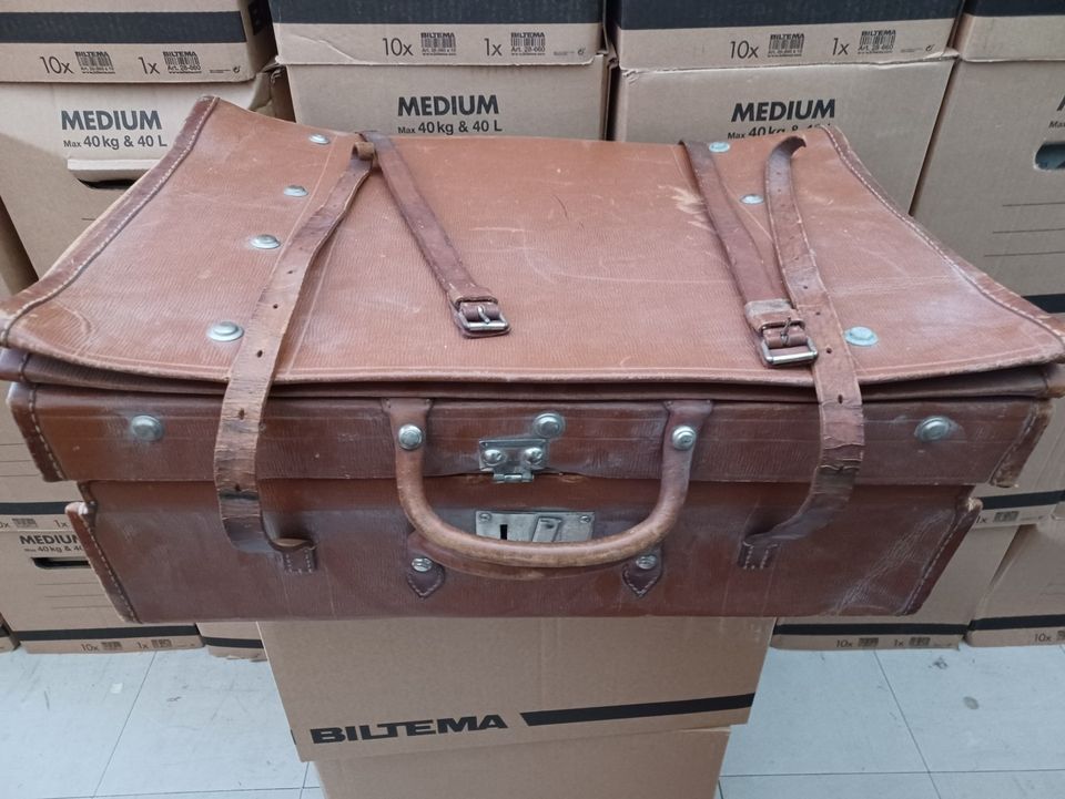 Vanha matkalaukku