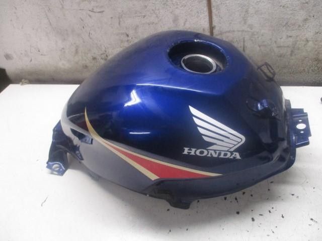 Honda CBR 250R 2012 tankki ym osaa