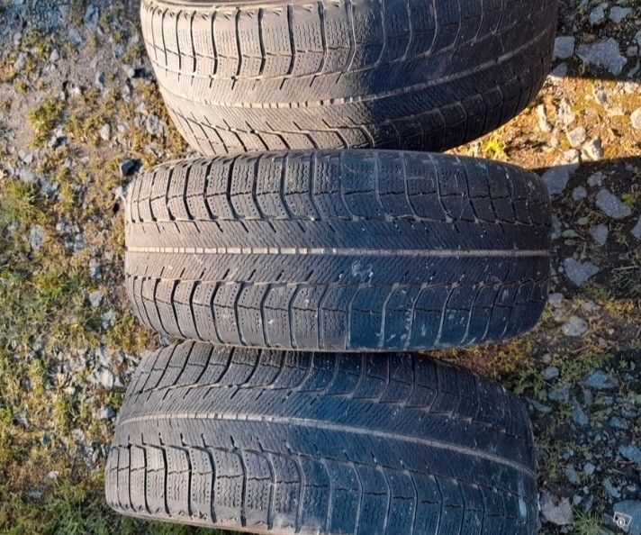 195/65R16 kitkarengas volvo aluvanne 3kpl