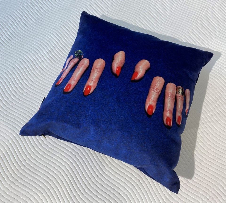SELETTI Fingers Cushion tyyny 50x50cm ETUSI 39,50e