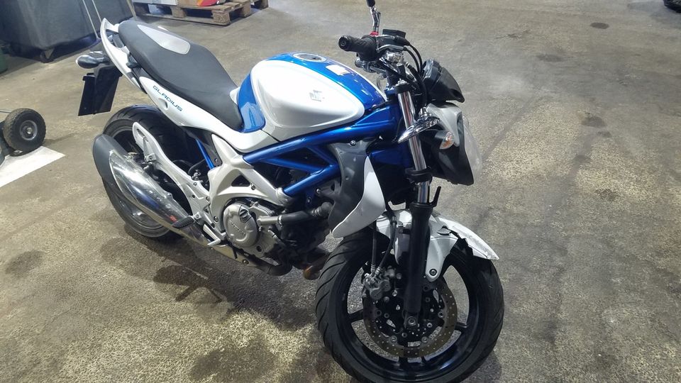 Suzuki SVF 650 2009 Gladius osia