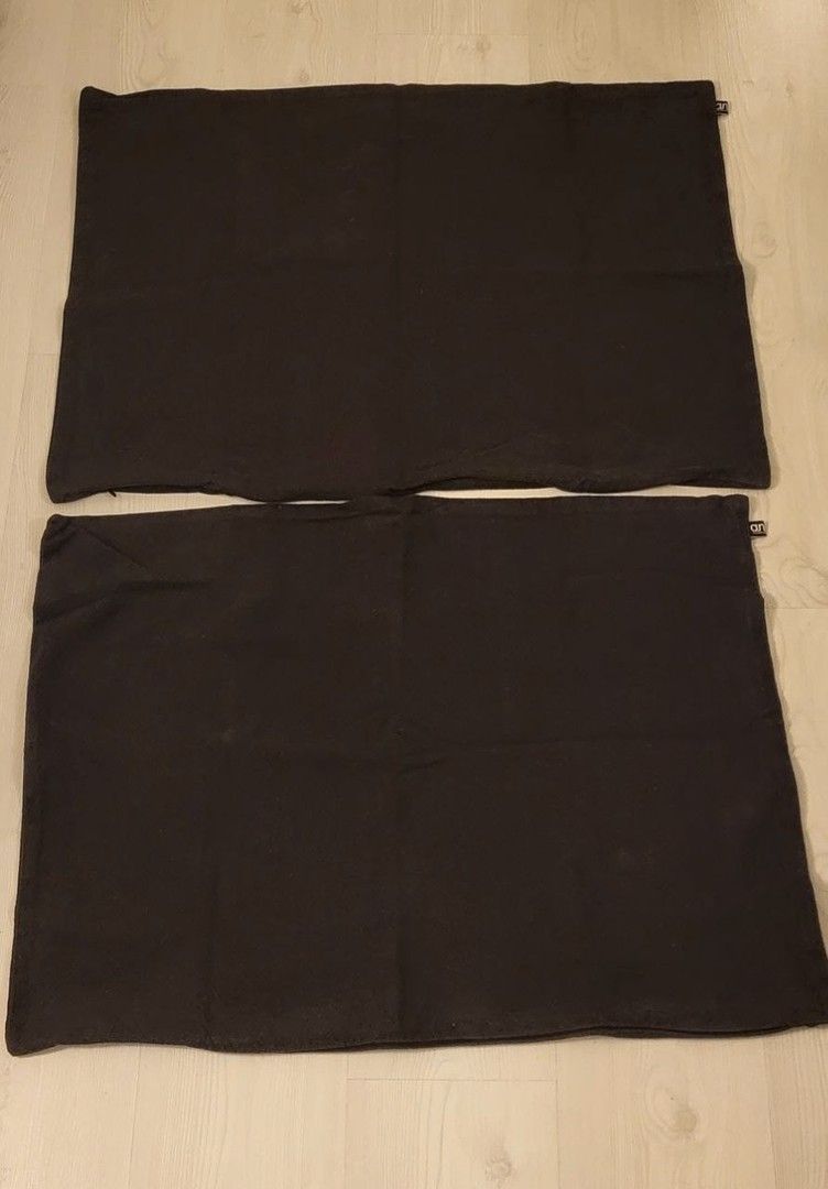 Musta tyynynpäällinen 60x80 Anno 2kpl