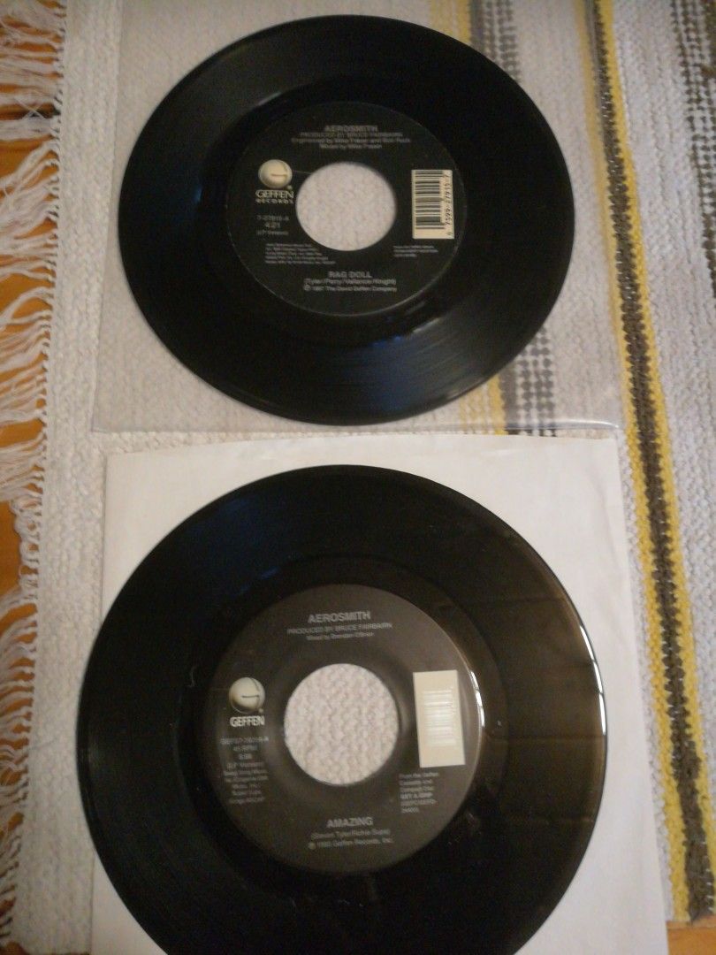 2 kpl Aerosmith 7" Single