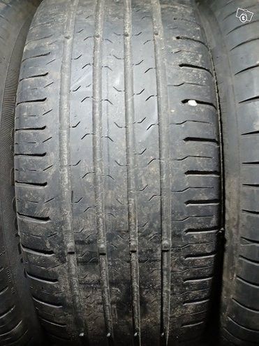 215/60 R16 95V Continental kesärenkaat Q65