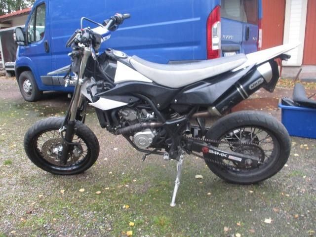 Yamaha WR 125 X 2009 osia