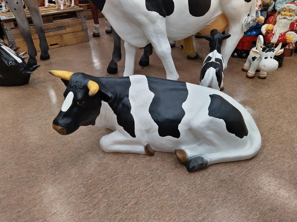 Patsaat: Makaava lehmä C324
