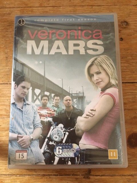 Veronica Mars kausi 1 dvd (6 levyä) UUSI/AVAAMATON