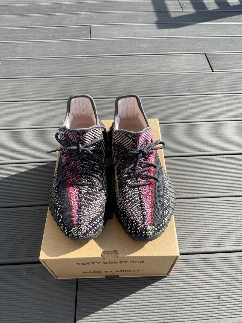 Yeezy 350 v2 ( Yecheil )