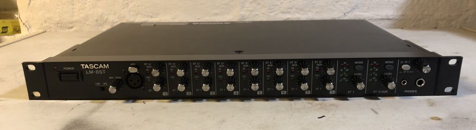 Tascam LM-8ST 8-kanavainen stereomikseri