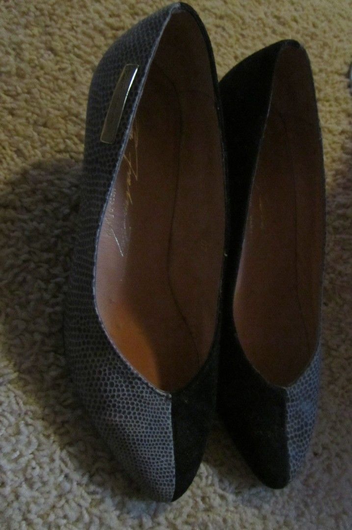 Käyttämättömät mustat nahkaiset kengät, koko 38