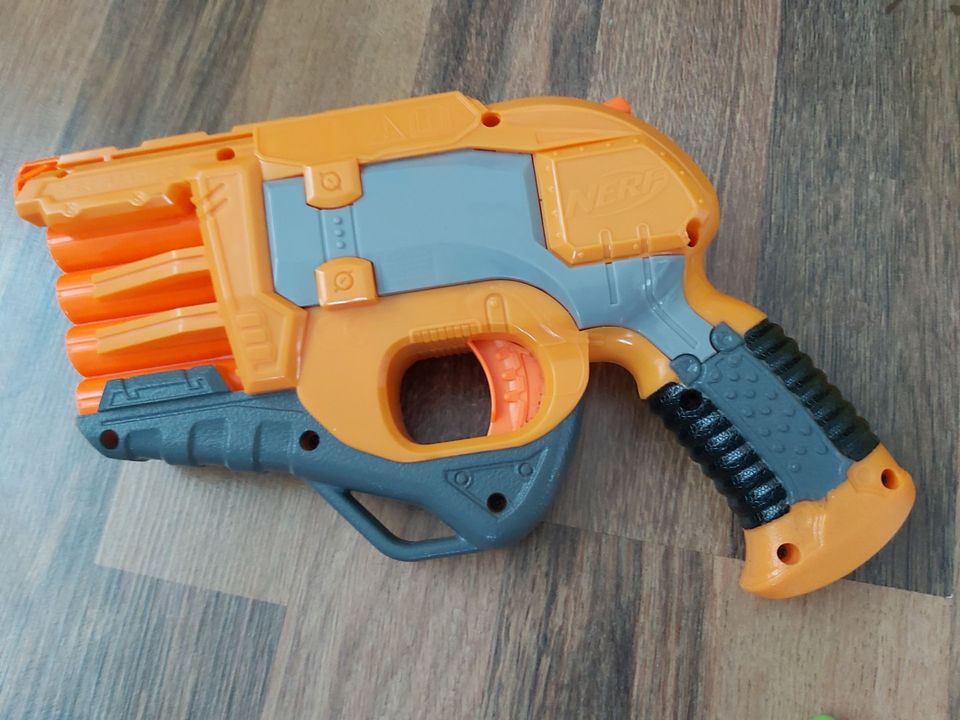 Nerf pehmonuoliase doomlands persuader