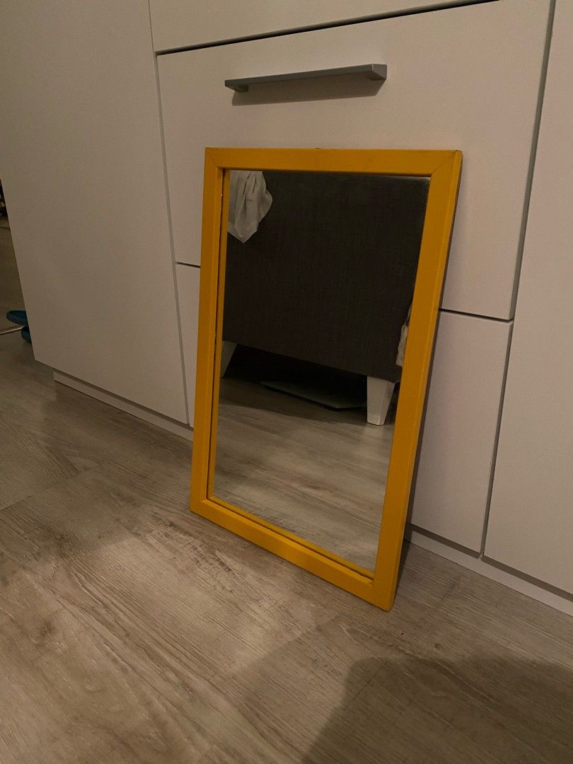Keltainen peili
