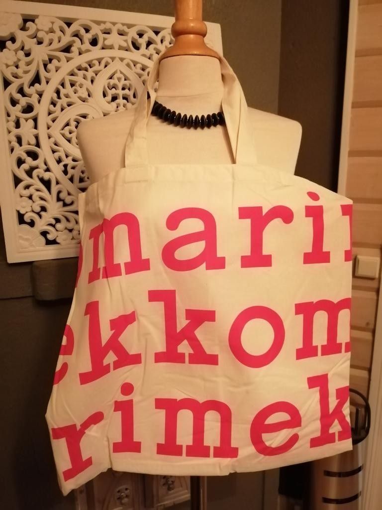 Logokassi Marimekko pinkki