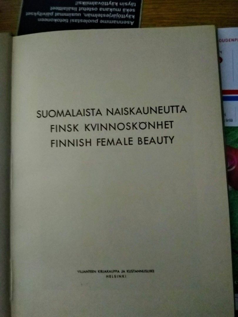 Kirja Suomalaista Naiskauneutta