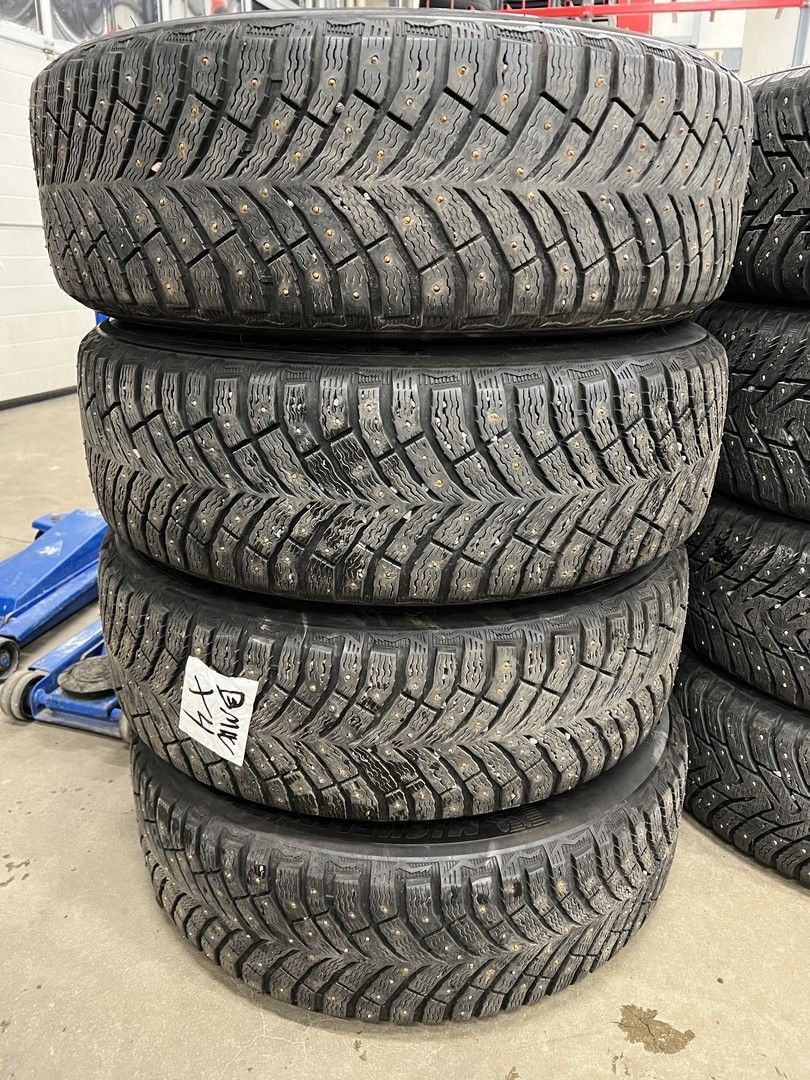 Michelin X-ice North 4 Suv 225/60 R18 104T Nastare