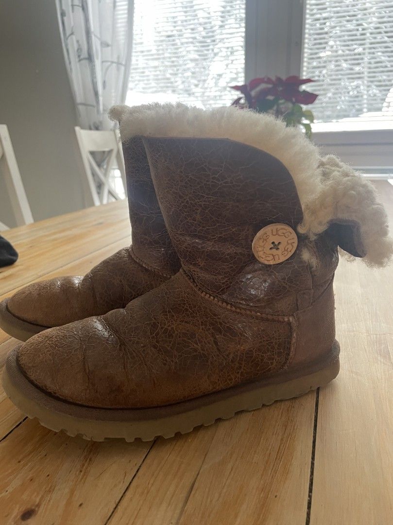 UGG koko 37