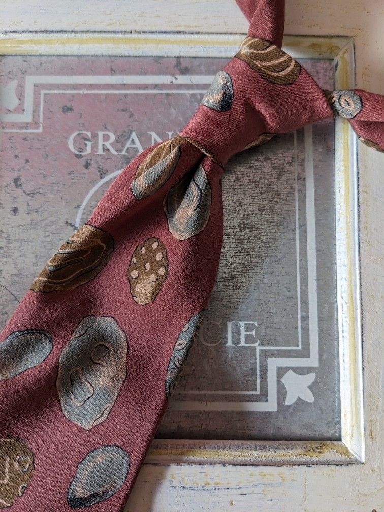 Giovanni Rossi solmio silkkiä simpukkakuvio