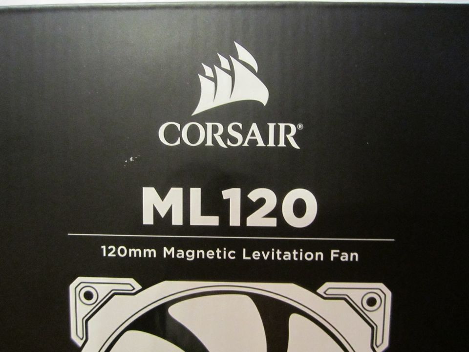 CORSAIR ML 120 mm kotelotuulettimet