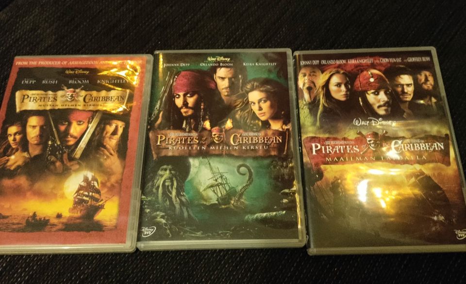 Kolme DVD:tä Pirates of The Caribbean