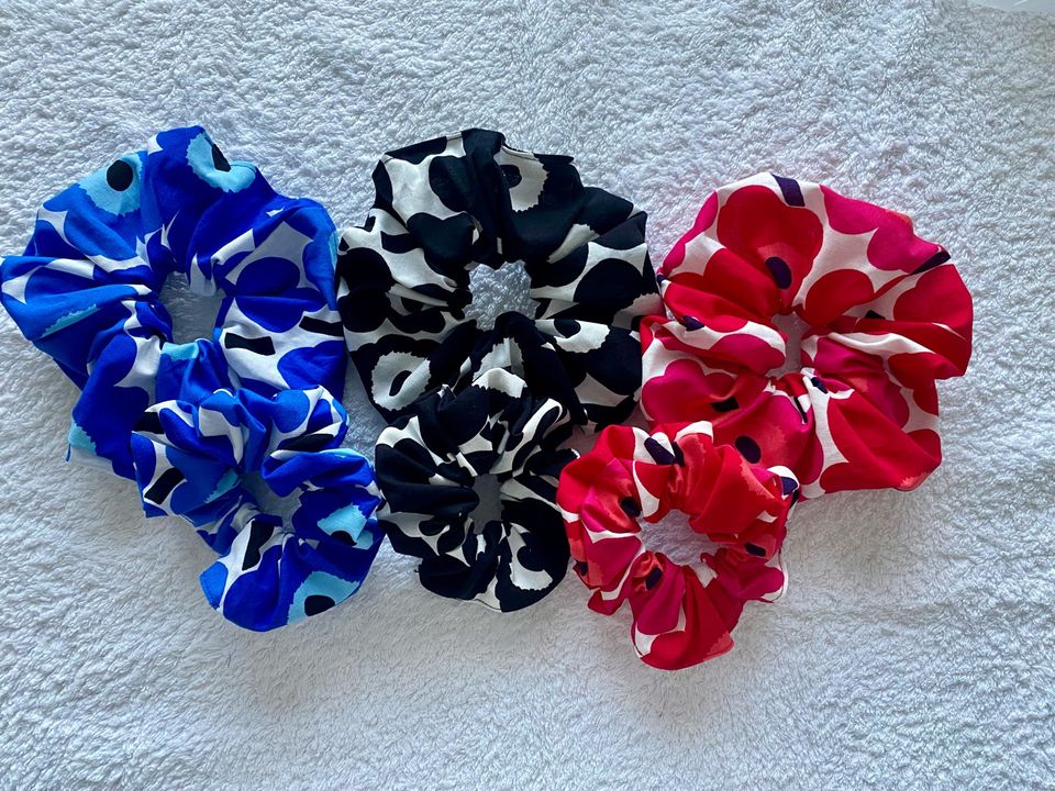 Marimekko Unikko scrunchies / hiusdonitseja