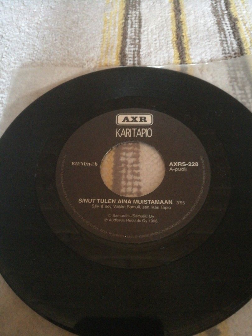 Kari Tapio / Eino Grön 7" Single