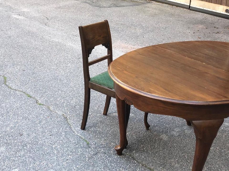 Antiikkipöytä ja 6 tuolia - SAA MYÖS ERIKSEEN