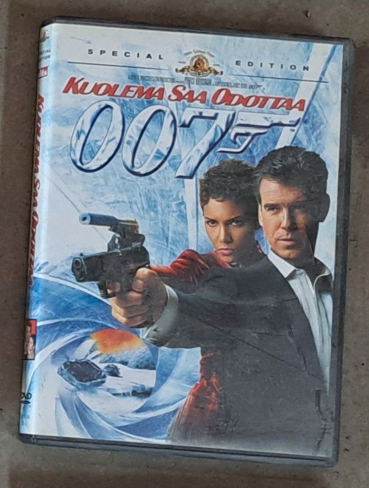 007 kuolema saa odottaa dvd