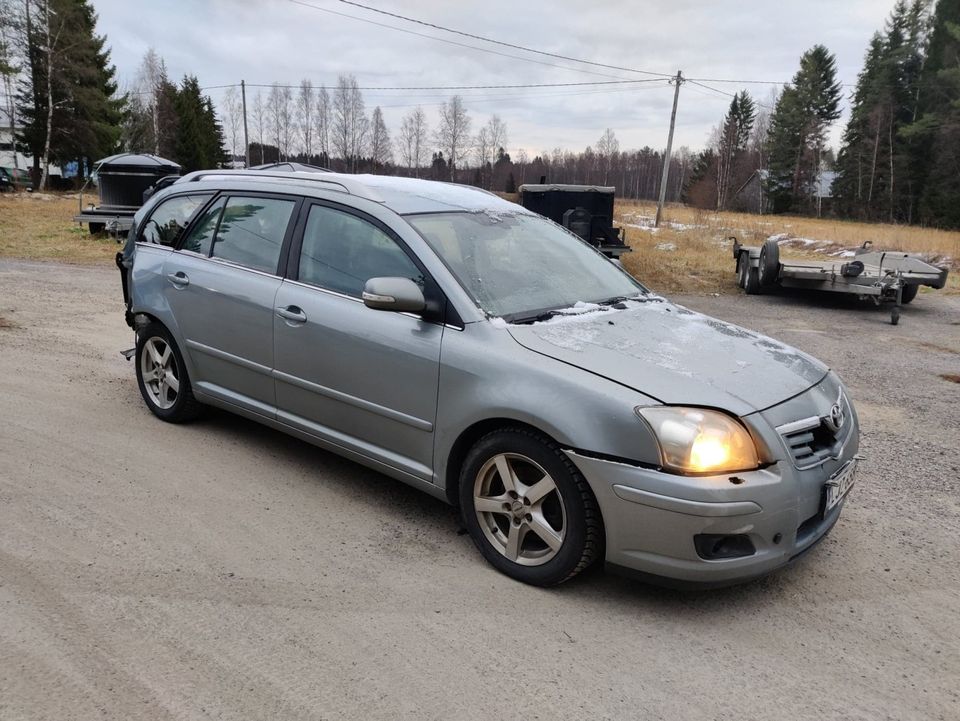 Toyota avensis T25 2008 Osina