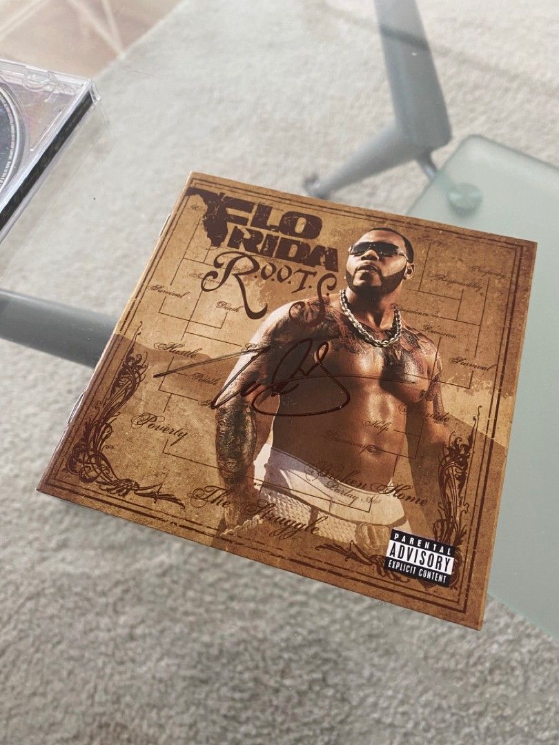 Flo Rida Roots CD-levy aidolla nimmarilla