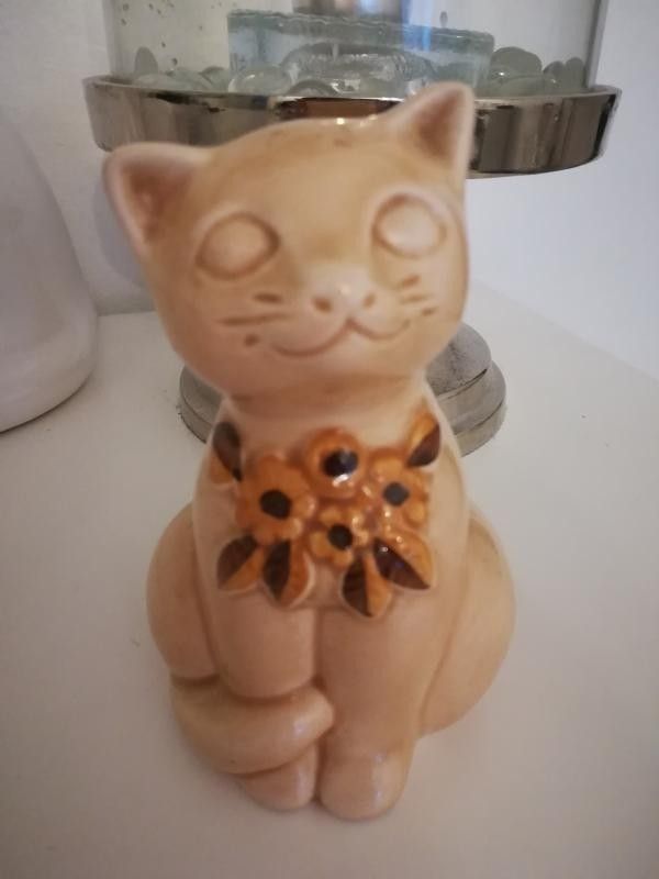 Kissa figuuri, Deco Keramik, 12 cm posliinia hieno