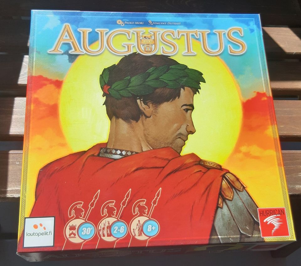 Augustus perhepeli