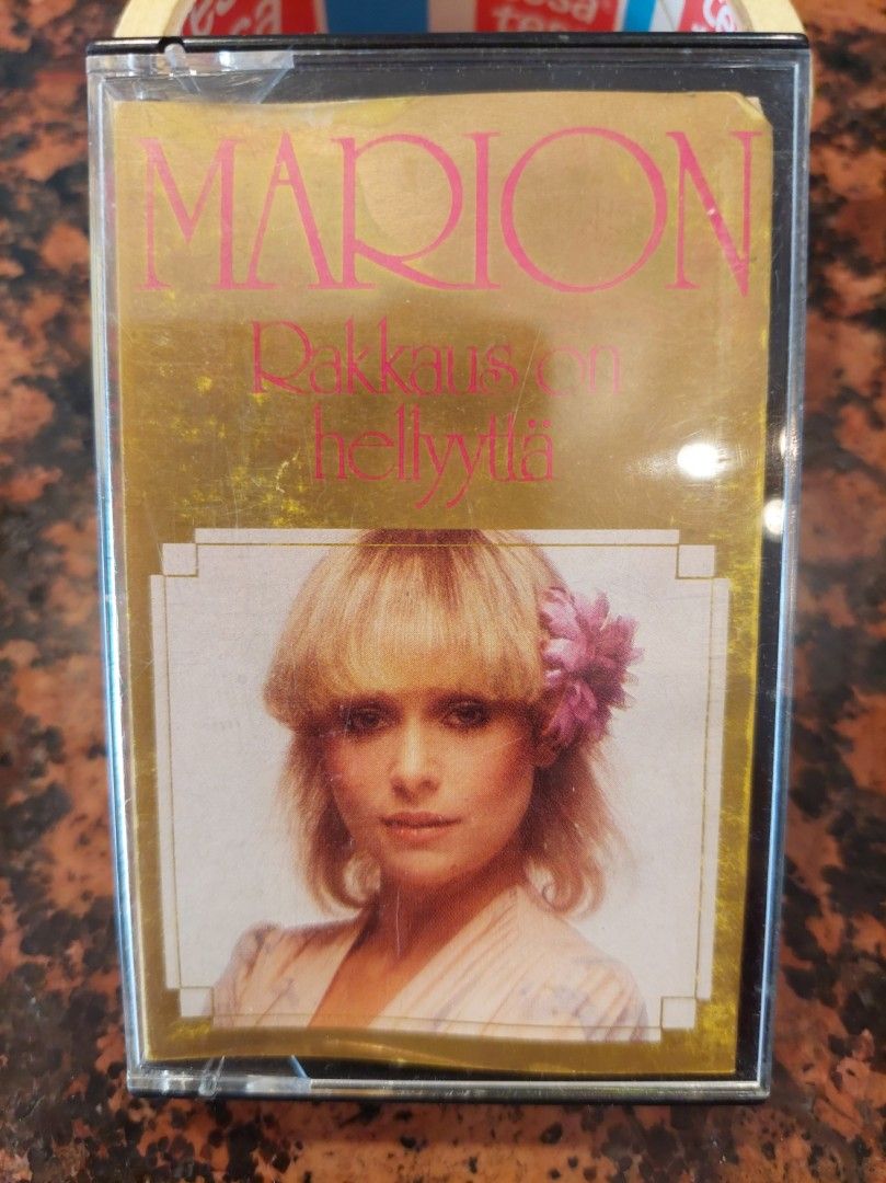 Marion Rakkaus on hellyyttä kasetti 1977