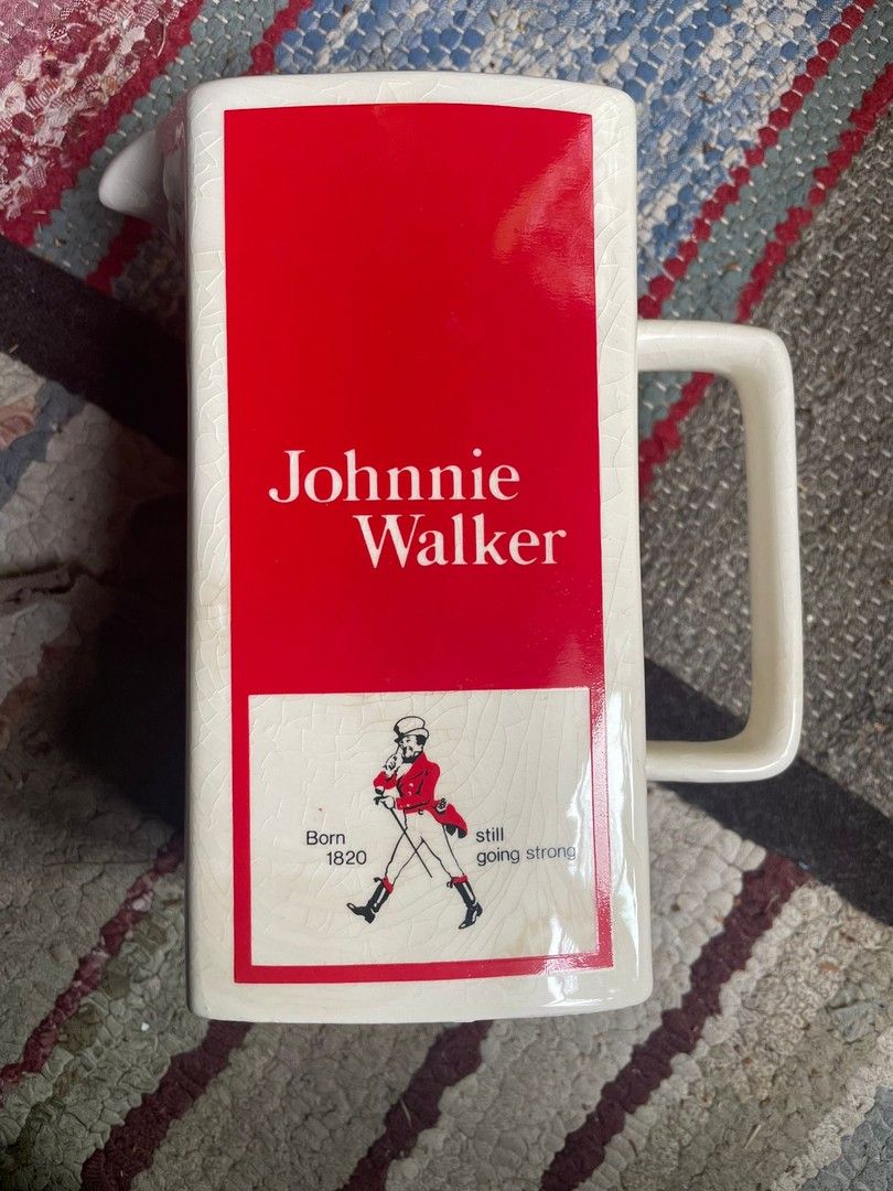 Posliininen Johnnie Walker viskikannu