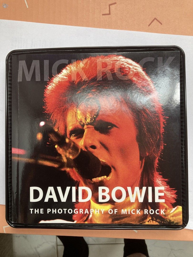 David Bowie single keräilypainos peltiboksissa