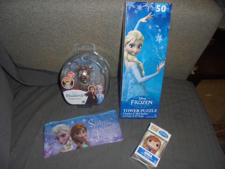 Disney Frozen leluja esim: penaali, palapeli