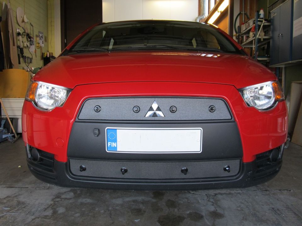 Maskisuoja Mitsubishi Colt vm. 2009-2014