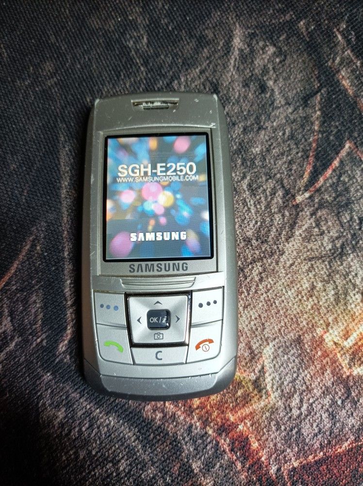 Samsung sgh-e250