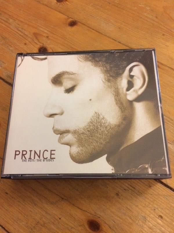 Prince: The Hits / The B-sides kolmen cd:n boksi